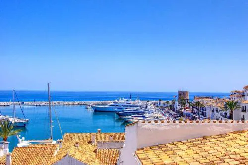 1079 - Frontline Puerto Banus Apartment