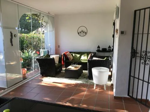 2 Bed Apartment - Sleeps 4 - Pool Patio Garden
