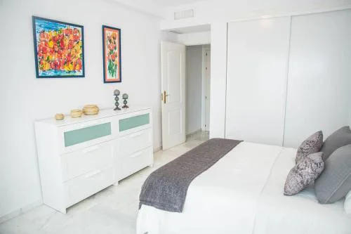2 bed apartment with great views -Elviria Marbella
