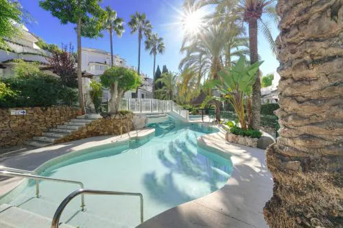 2033 modern 3 Bed large Terrace with sun loungers