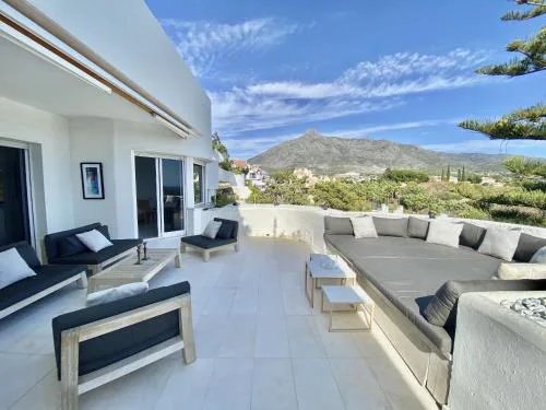 26 - Grand appartement a Marbella Golden Mile vue sur me