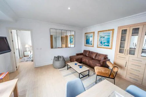 2BDR NEW BRIGHT APARTMENT IN PUERTO BANUS