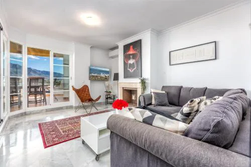 3 bed duplex by Puerto Banus, Marbella, 3 pools, Sea views