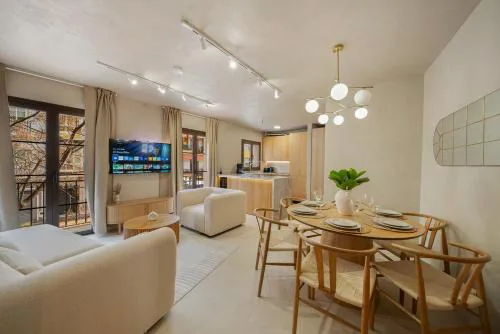 3 bedroom apartment in Old Town