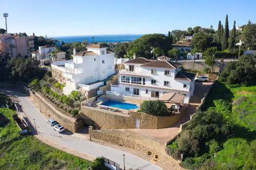 3077 Luxury Villa with Pool and Views in Elviria,