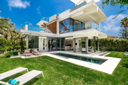 All About Villa Gladiolo