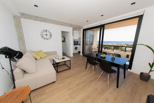 AMAZING APARTMENT WITH STUNNING VIEWS