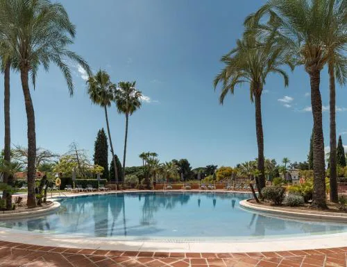 Apartment with a garden near the sea in Gran Bahía de Marbella