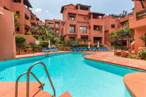 Beachfront, 3Pools, King Bed, Free GymParking