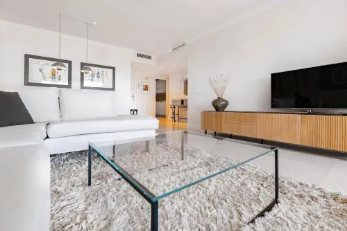BEACHFRONT GOLDEN MILE PUENTO ROMANO SEA VIEW WIFI