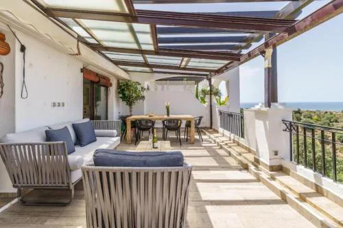 Beautiful Penthouse with Seaview in Pueblo Monteros