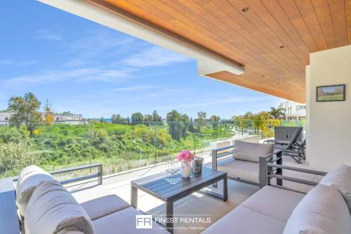 Benalus II Luxury Apartment by Finest Rentals