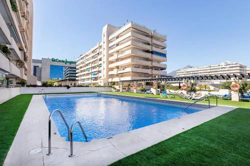 BHost - Marina Banus