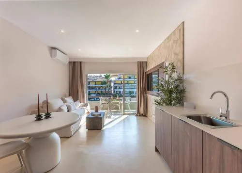 Charming Golden Mile Apt at 300m from the Beach