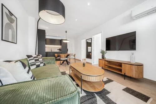 Charming & Modern 4BR Apartment