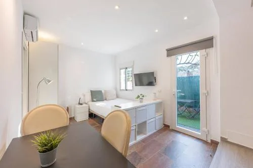 Cozy Studio with AC & Barbecue, close to the Sea