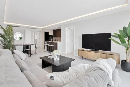 Elegant property in Puerto Banus by EMG HOMES