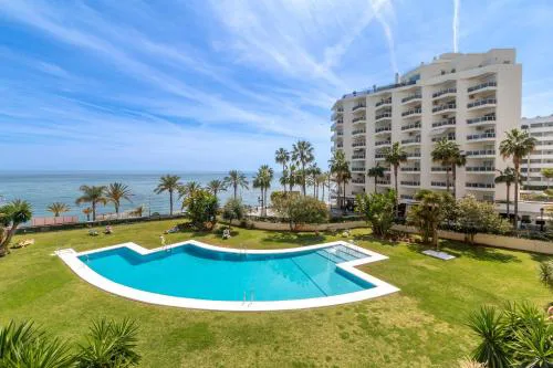 Front line beach apartment 2 bedr