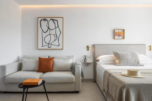 Golden Mile Studio I Seaview I Pools I Beach 4minutes walk I Free Parking