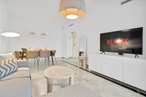 Ivory Banus Apartment - Luxury & Prime Location