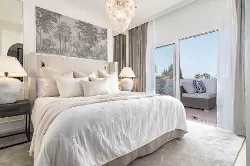 Luxurious Apartment with community Pool & Balcony in Puerto Banús