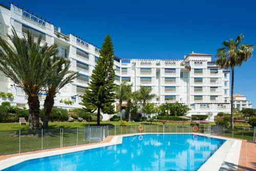 Luxury 5* 3 beds apartment in Playas del Duque, Puerto Banus Marbella