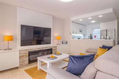 Luxury DelMare Marbella Pool Family Only