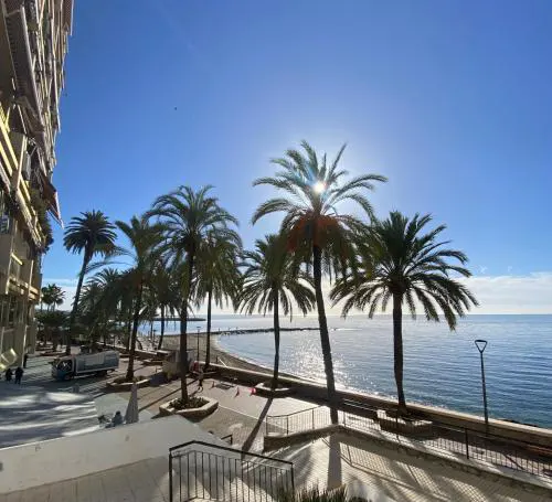 Marbella Beach Front Edificio Mayoral Centro Ciudad y Primera Línea Playa Muy Amplio y Espacioso