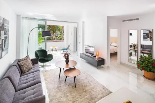 Marbella Beachside Apartment - Tennis & Golf