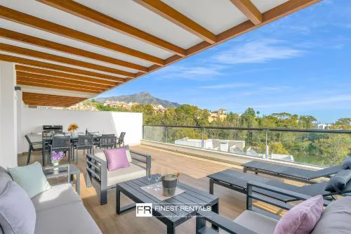 Marbella Lake - 3 Bedroom Luxury Apartment by Finest Rentals