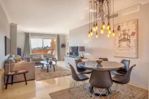 Modern 2 Bedroom Apartment with Sea View in Elviria