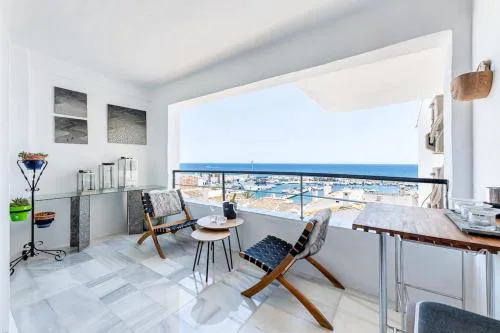 Modern 3 bedroom in Puerto Banus with sea views