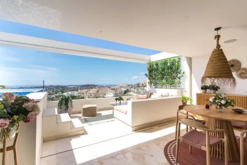 Modern Apt with Pool near Banús