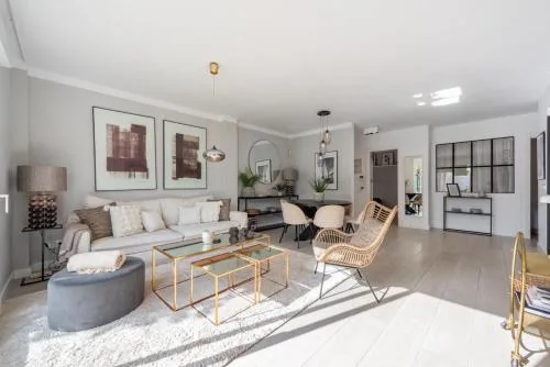 Modern ground floor with private garden in Nueva Andalucía