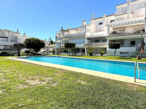 Moderno apartamento con preciosas vistas al mar en urbanización con piscina - Rio Real 11 2G