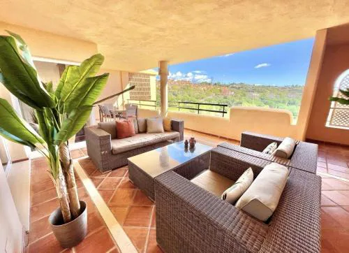 Penthouse with Sea and Golf Views 50m2 Terrace 2 Bedrooms 2 Bathrooms Elviria