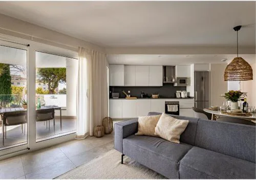 Port-Avenue, Design-Wohnung, Pool, Strandnah