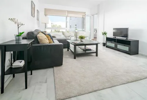 PR45- Beach front apartment Puerto Banus
