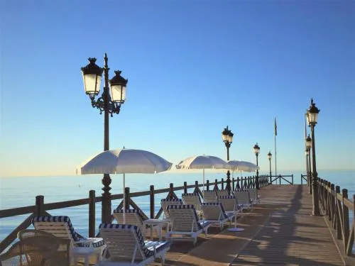 PUENTE ROMANO LUXURY PENTHOUSE, Beachside & Sea Views
