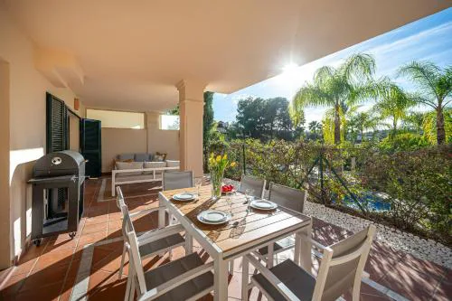 Renovated in 2024 - Apartment with Pool and Parking