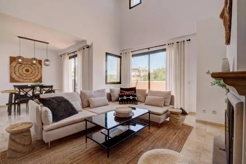 Santa Maria Elviria Golf Penthouse With Large Private Terrace and Sea Views -029