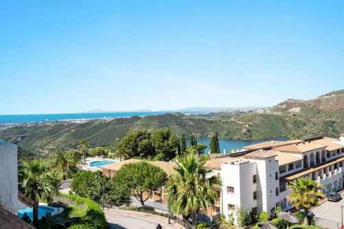 Serene Apartment near Marbella Lake Views RDR495