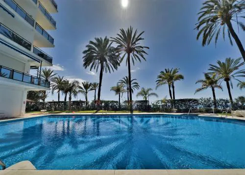 SKOL 335. Fantastic Beachfront Apartment Facing South.