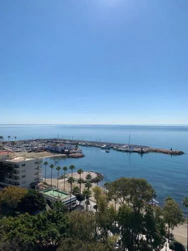 Skol 927A - beachfront central luxury penthouse