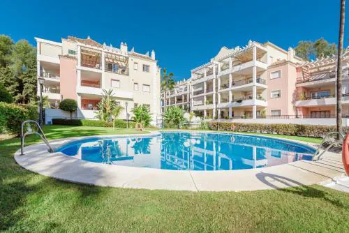 Spacious 2BR Apartment with Stunning views in Prime Nueva Andalucia