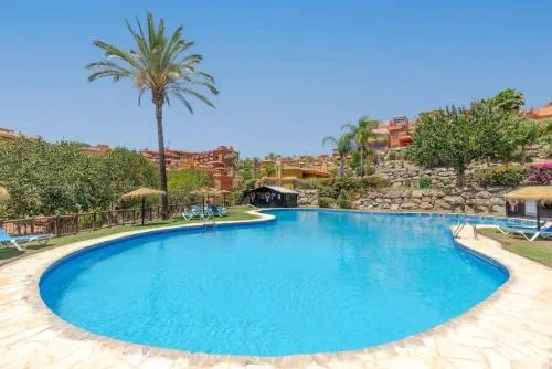 Stunning Marbella apartment 5 minutes from the beach and golf!