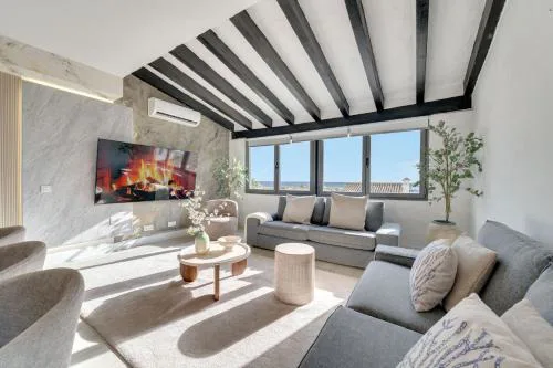 VACATION MARBELLA I Stylish 5BDR Penthouse, Sea and Marina View, Fastest WiFi