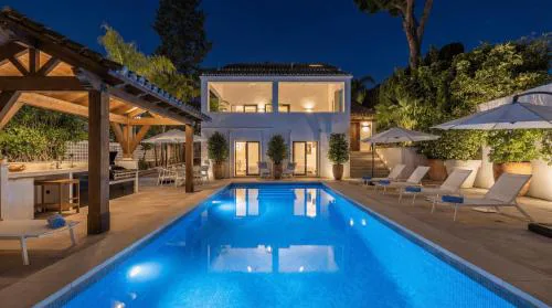 Vacation Marbella I Villa La Cabane, Luxury, Heated Pool, 300m to the Beach