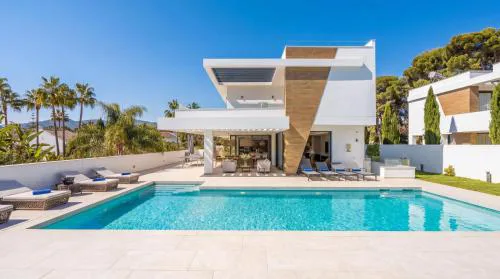 VACATION MARBELLA I Villa La Plage, Luxury Villa, Private Heated Pool, Rooftop Hot Tub, Walking Distance to the Finest Beaches