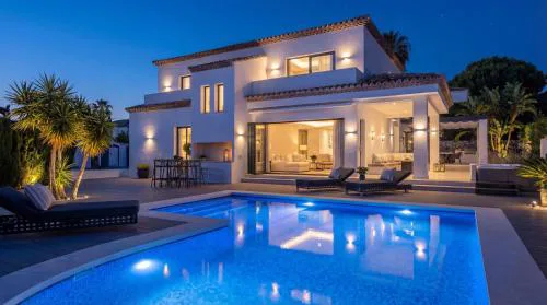 VACATION MARBELLA I Villa Lina, Golf Valley, Private Heated Pool, Jacuzzi, Close to the Marina